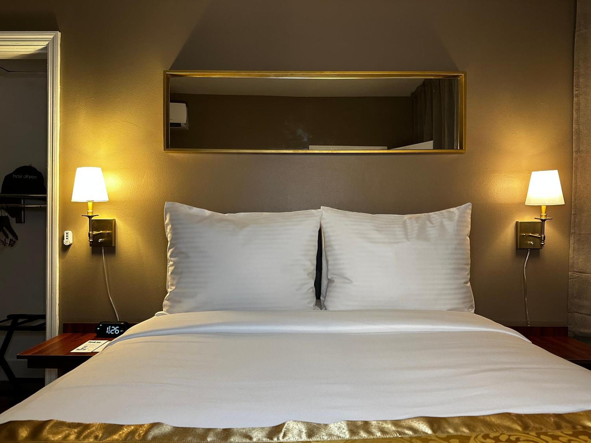 Tb Downtown Hotel